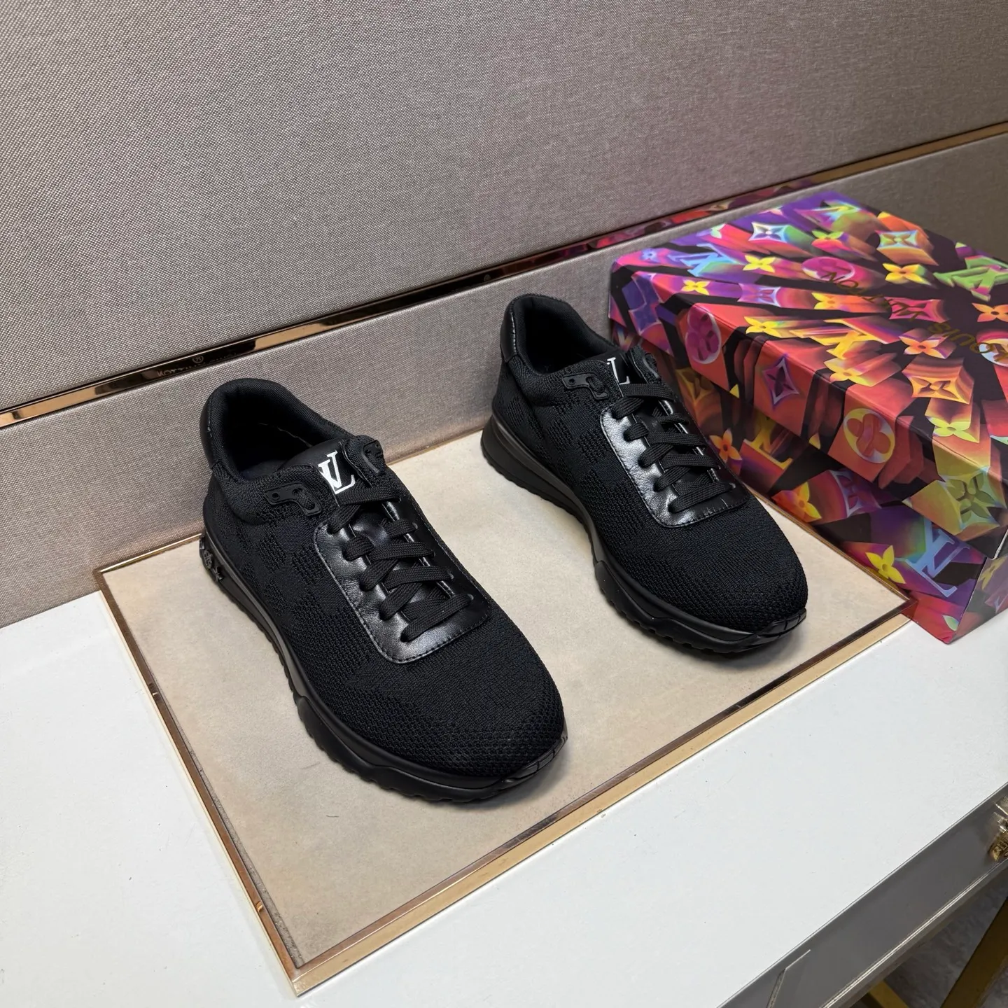 ⬛️Men's shoes 💰p540 [LV～] Men's casual shoes 2025z cabinet sales simultaneously 🔶Size: 38-44 #️⃣ 🔷4 colors🔜The upper is made of multi-material splicing➕Mesh lining, comfortable and breathable, sole: original comfortable and wear-resistant outsole, ⚠️real thing📱photographed🎬real thing is better📢📢📢